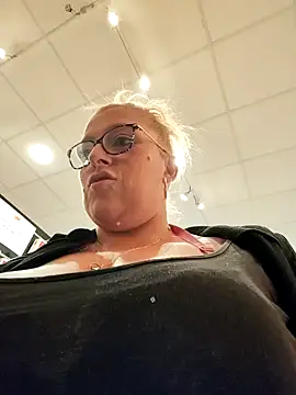 winniess40 online show from 02.11.25