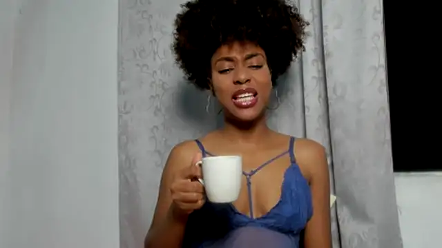 thaimy  online show from 10.31.25