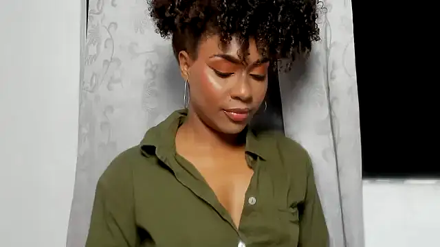 thaimy  online show from 11.03.25