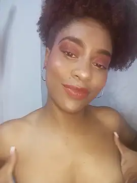 thaimy  online show from 11.28.25