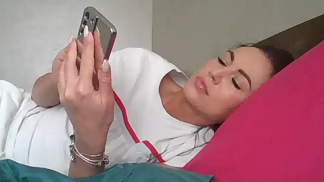 JulianaGold1 online show from 02.06.25