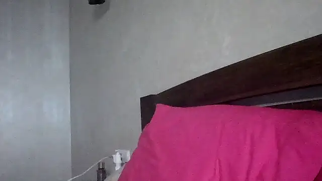 JulianaGold1 online show from 09.17.25