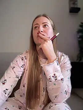 AlisaWhite online show from 12.24.24