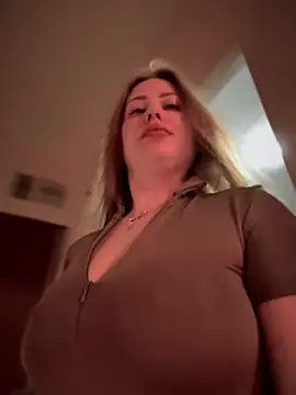 AlisaWhite online show from 02.28.25