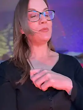 MaiseKnox online show from 02.25.25