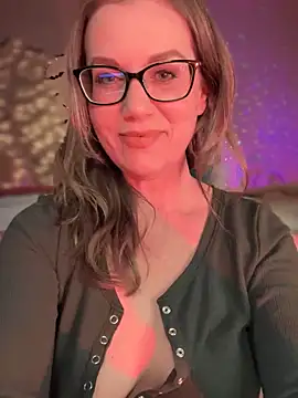 MaiseKnox online show from 03.12.25