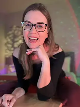 MaiseKnox online show from 03.13.25