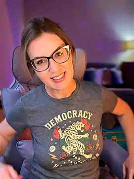 MaiseKnox online show from 04.17.26