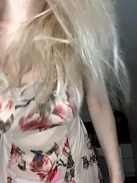 Snapshot of AnikaBest chatting on 10.22.25 AnikaBest online show from 10.22.25