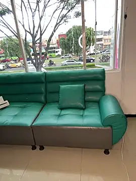 Snapshot of lili_phill chatting on 12.18.24 lili phill online show from 12.18.24