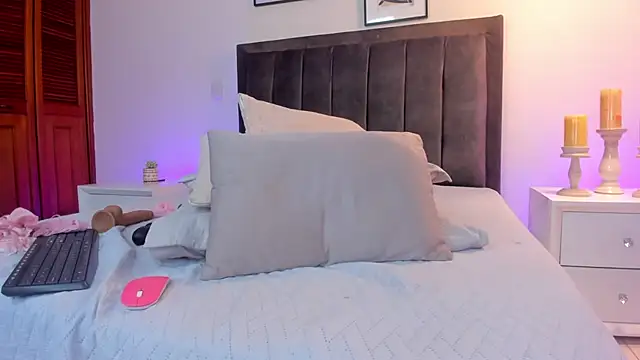 isa bunny online show from 02.25.25