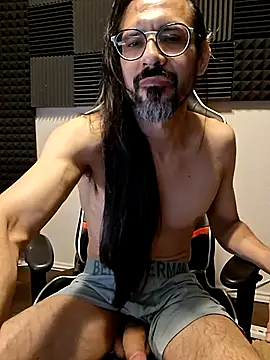 Youreherewithme online show from 04.18.26