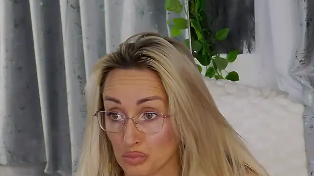 IsabelleEthan online show from 11.23.25