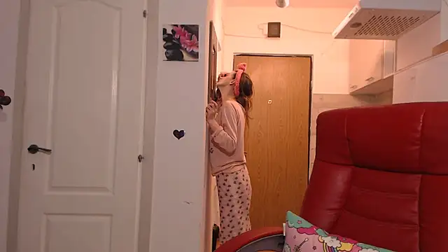 Snapshot of simyhvn chatting on 04.03.26 simyhvn online show from 04.03.26