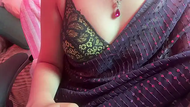 Queen Angelena online show from 02.12.26