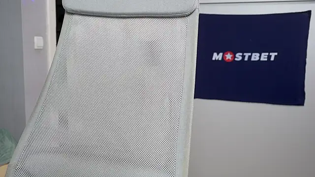 foxeslovefoxes online show from 01.28.25