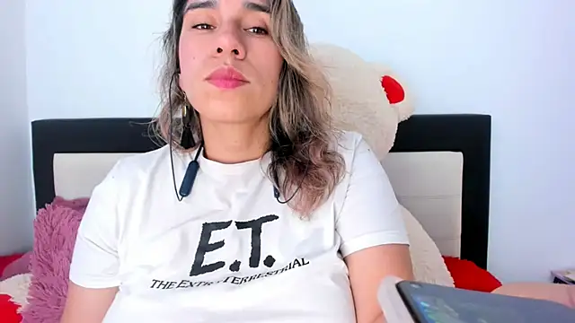 Snapshot of na-biky chatting on 02.23.25 na-biky online show from 02.23.25