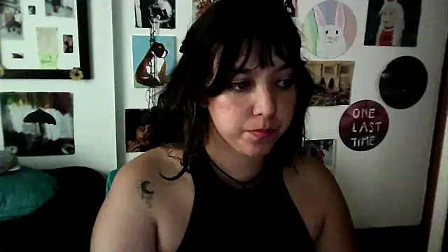 soynanabela28 online show from 03.17.25