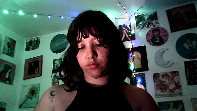 soynanabela28 online show from 03.18.25