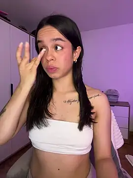 Snapshot of xlovelygirlx chatting on 03.01.25 xlovelygirlx online show from 03.01.25