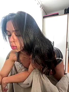 Snapshot of xlovelygirlx chatting on 09.11.25 xlovelygirlx online show from 09.11.25