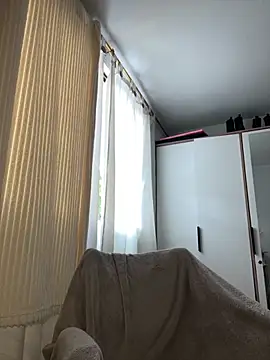 Snapshot of xlovelygirlx chatting on 10.04.25 xlovelygirlx online show from 10.04.25