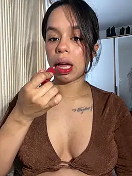 Snapshot of xlovelygirlx chatting on 10.12.25 xlovelygirlx online show from 10.12.25