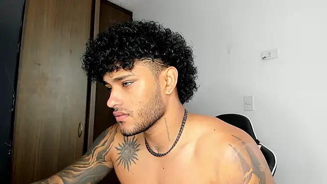 Snapshot of Alessandro_Vanni chatting on 12.10.24 Alessandro Vanni online show from 12.10.24