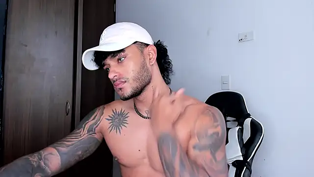 Snapshot of Alessandro_Vanni chatting on 12.11.24 Alessandro Vanni online show from 12.11.24