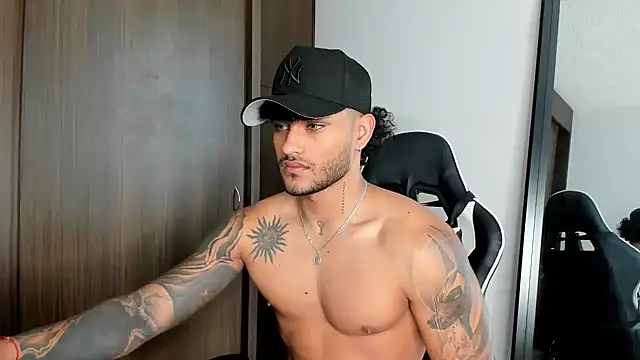 Snapshot of Alessandro_Vanni chatting on 12.28.24 Alessandro Vanni online show from 12.28.24