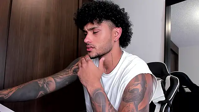 Snapshot of Alessandro_Vanni chatting on 01.07.25 Alessandro Vanni online show from 01.07.25