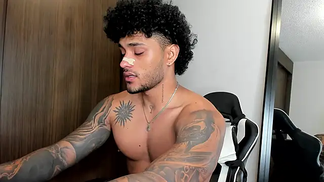 Snapshot of Alessandro_Vanni chatting on 01.07.25 Alessandro Vanni online show from 01.07.25