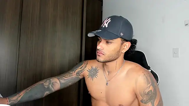 Snapshot of Alessandro_Vanni chatting on 01.17.25 Alessandro Vanni online show from 01.17.25