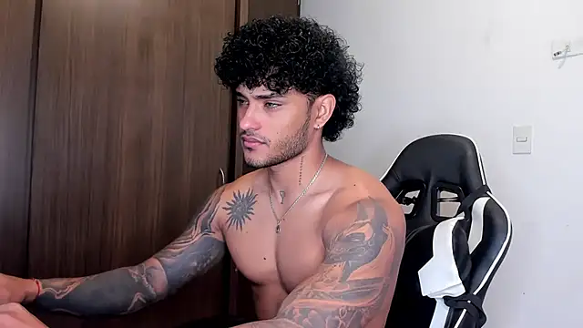 Snapshot of Alessandro_Vanni chatting on 01.18.25 Alessandro Vanni online show from 01.18.25