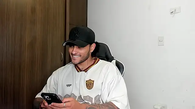 Snapshot of Alessandro_Vanni chatting on 01.20.25 Alessandro Vanni online show from 01.20.25