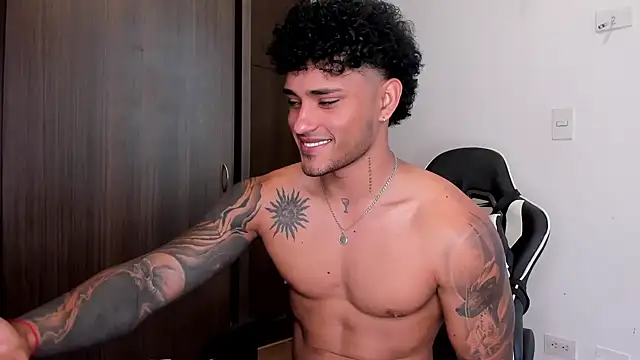 Snapshot of Alessandro_Vanni chatting on 01.29.25 Alessandro Vanni online show from 01.29.25