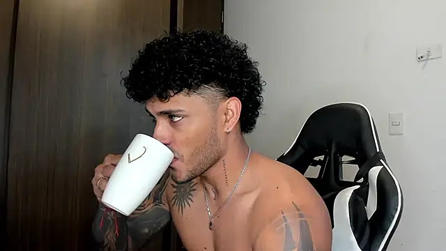 Snapshot of Alessandro_Vanni chatting on 01.31.25 Alessandro Vanni online show from 01.31.25