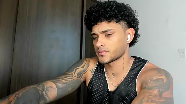 Snapshot of Alessandro_Vanni chatting on 02.03.25 Alessandro Vanni online show from 02.03.25