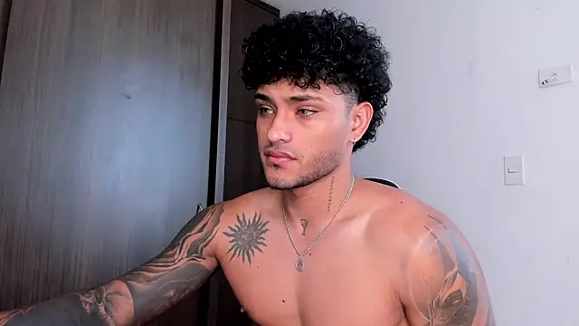 Snapshot of Alessandro_Vanni chatting on 02.04.25 Alessandro Vanni online show from 02.04.25