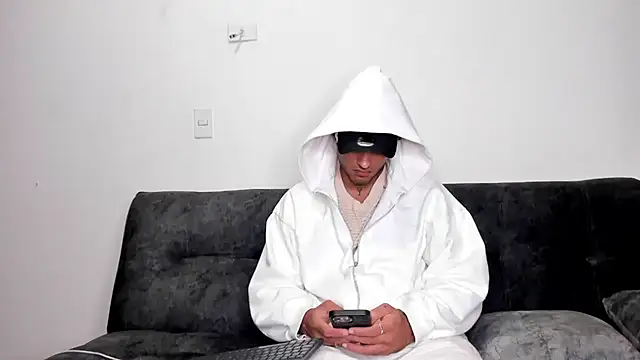 Snapshot of Alessandro_Vanni chatting on 02.22.25 Alessandro Vanni online show from 02.22.25