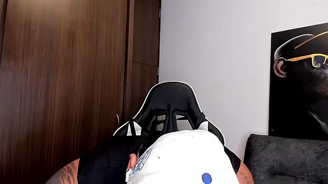 Snapshot of Alessandro_Vanni chatting on 03.07.25 Alessandro Vanni online show from 03.07.25