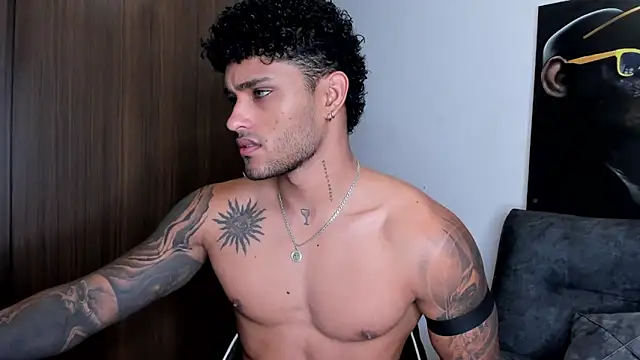 Snapshot of Alessandro_Vanni chatting on 03.15.25 Alessandro Vanni online show from 03.15.25