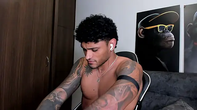 Snapshot of Alessandro_Vanni chatting on 03.17.25 Alessandro Vanni online show from 03.17.25