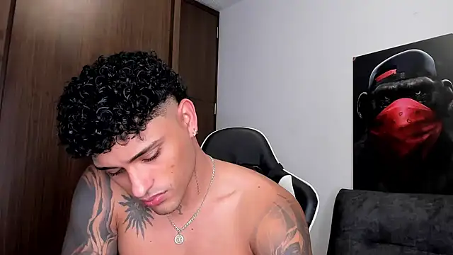 Snapshot of Alessandro_Vanni chatting on 03.20.25 Alessandro Vanni online show from 03.20.25