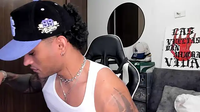 Snapshot of Alessandro_Vanni chatting on 09.10.25 Alessandro Vanni online show from 09.10.25