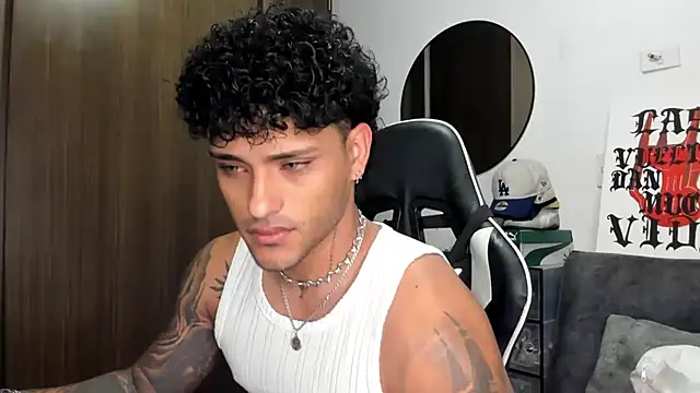 Snapshot of Alessandro_Vanni chatting on 09.11.25 Alessandro Vanni online show from 09.11.25