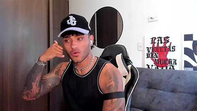 Snapshot of Alessandro_Vanni chatting on 10.09.25 Alessandro Vanni online show from 10.09.25