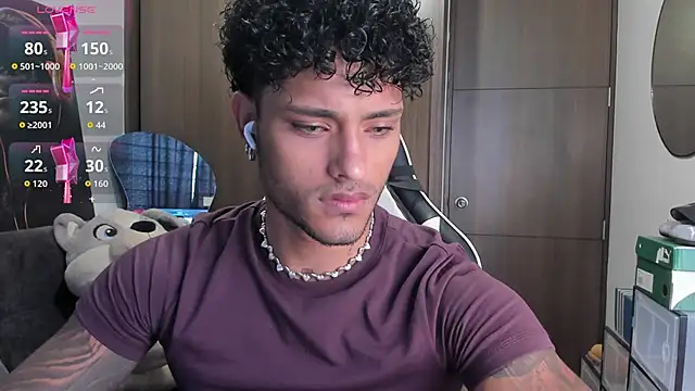 Snapshot of Alessandro_Vanni chatting on 11.04.25 Alessandro Vanni online show from 11.04.25