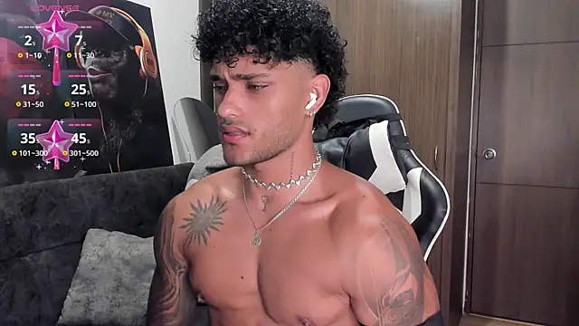 Snapshot of Alessandro_Vanni chatting on 11.12.25 Alessandro Vanni online show from 11.12.25