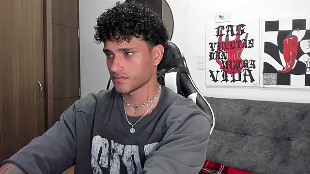 Snapshot of Alessandro_Vanni chatting on 01.08.26 Alessandro Vanni online show from 01.08.26